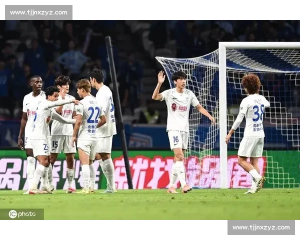 吴曦破门造点路易斯绝平 申花 2-2 憾失登顶良机